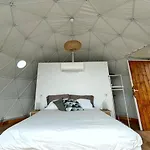 Domo Volcano Experience Piscina Climatizada Camping *