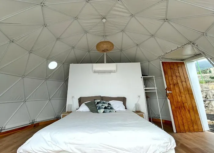 Domo Volcano Experience Piscina Climatizada 캠프장 *