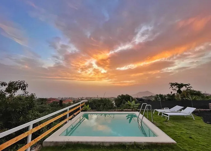 Domo Volcano Experience Piscina Climatizada אתר קמפינג