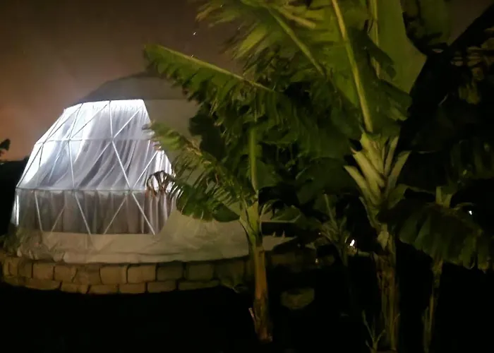 캠프장 Domo Volcano Experience Piscina Climatizada *