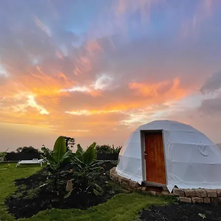 Domo Volcano Experience Piscina Climatizada Camping